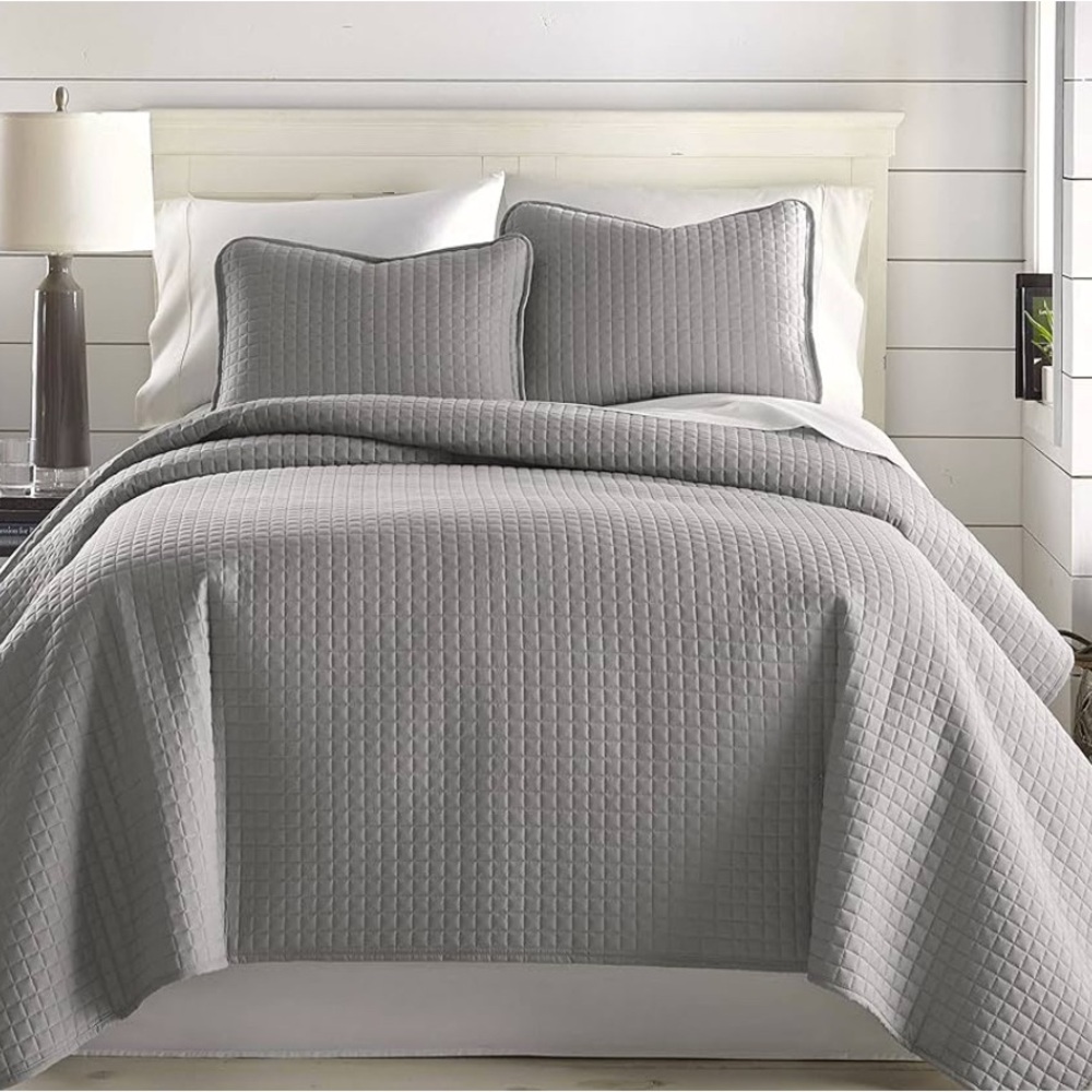 Elegant Gray Bedding Set